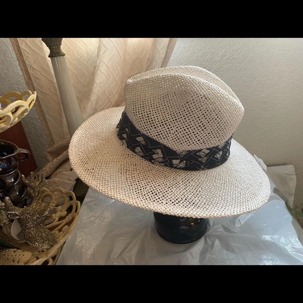NWT Women's White Fedora Sun Hat with Band